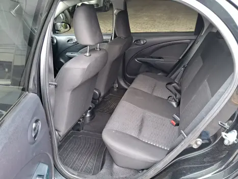 TOYOTA Etios Hatch 1.3 16V 4P FLEX X, Foto 6