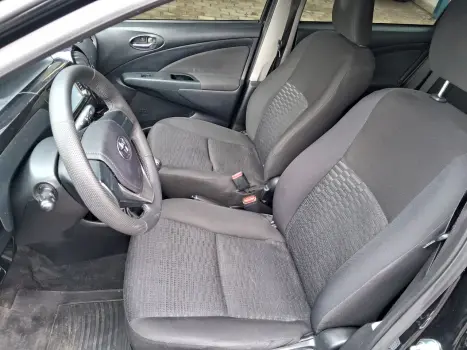 TOYOTA Etios Hatch 1.3 16V 4P FLEX X, Foto 8
