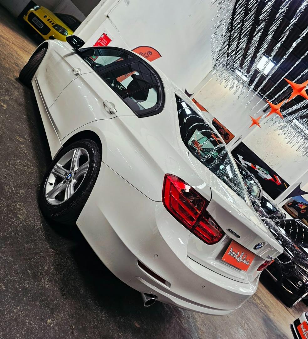 BMW 320I - Foto