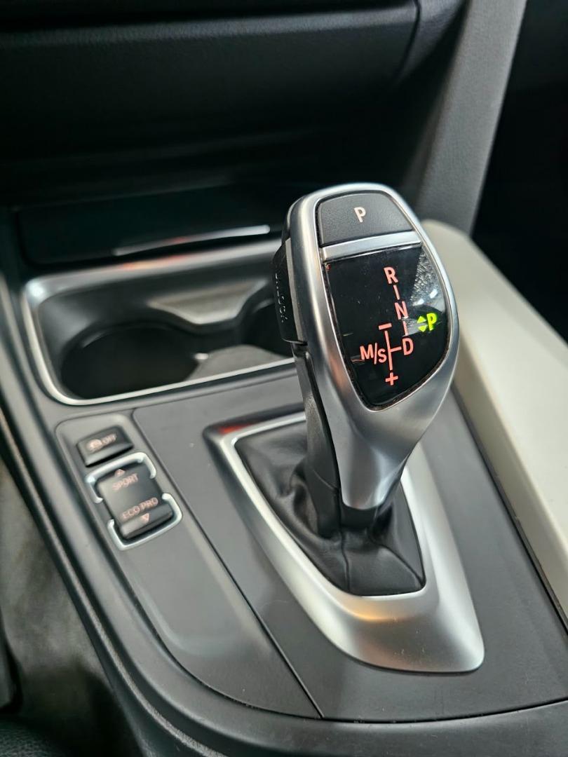 BMW 320I - Foto