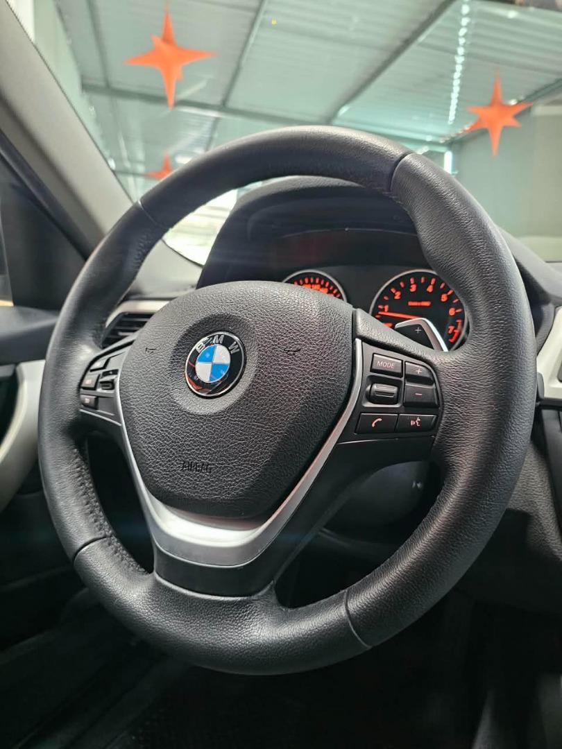 BMW 320I - Foto