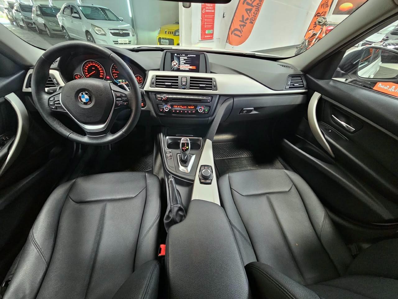 BMW 320I - Foto