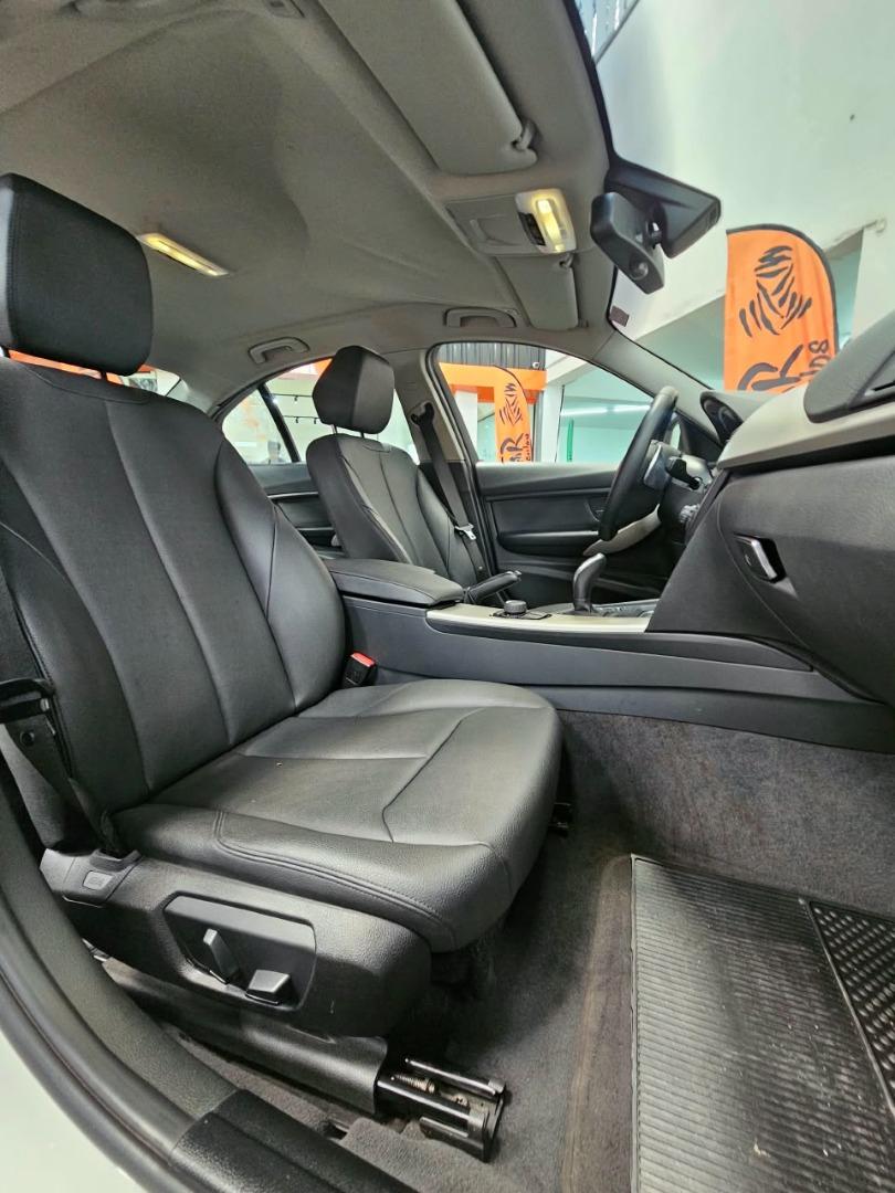 BMW 320I - Foto