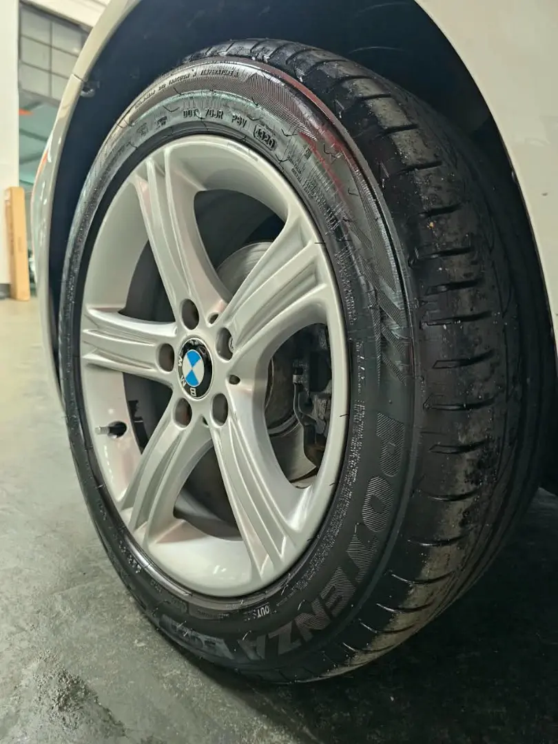 BMW 320I - Foto