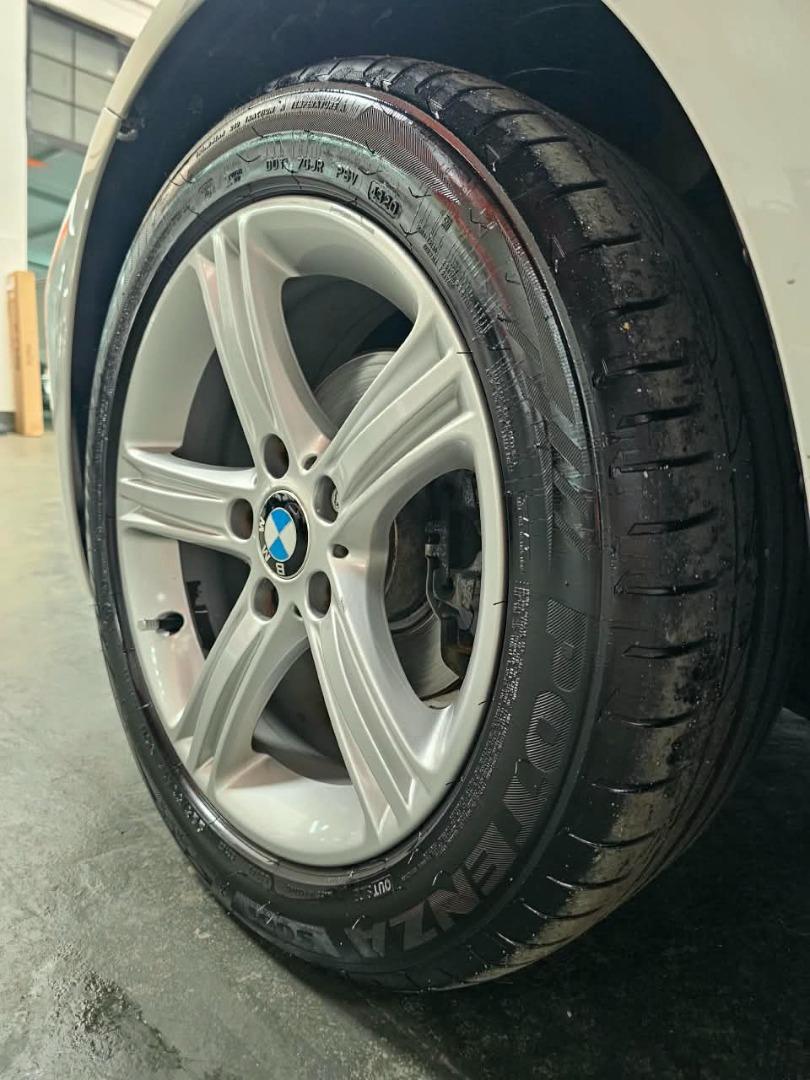 BMW 320I - Foto