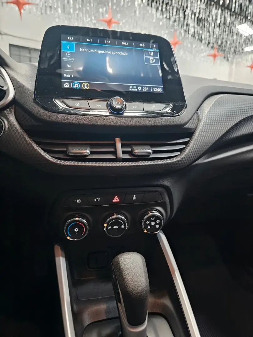 CHEVROLET Onix Hatch - Foto