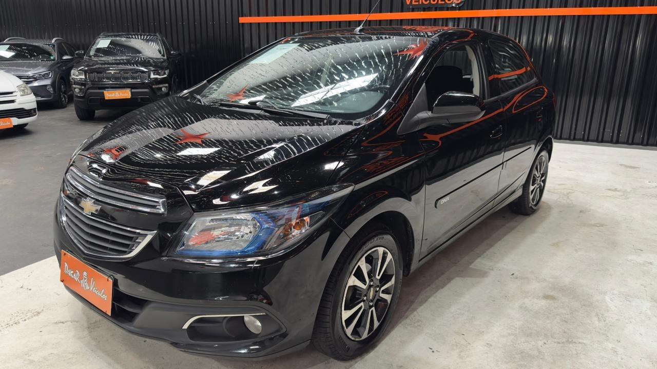 CHEVROLET Onix Hatch - Foto