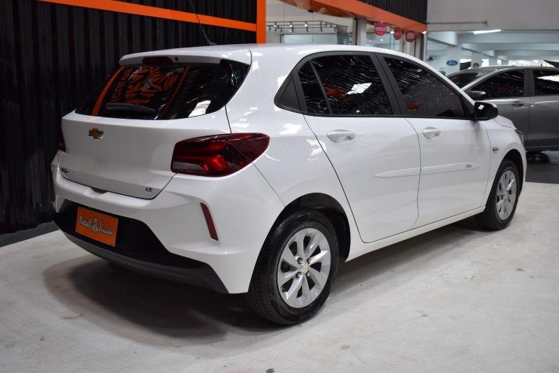 CHEVROLET Onix Hatch - Foto