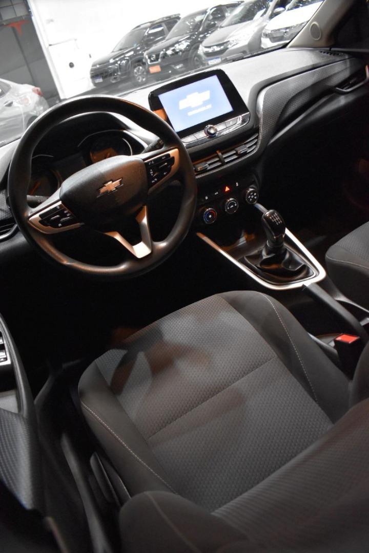 CHEVROLET Onix Hatch - Foto