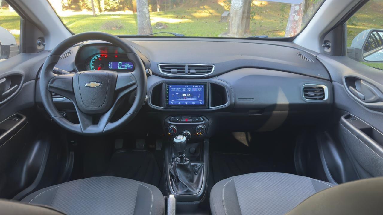 CHEVROLET Onix Hatch - Foto