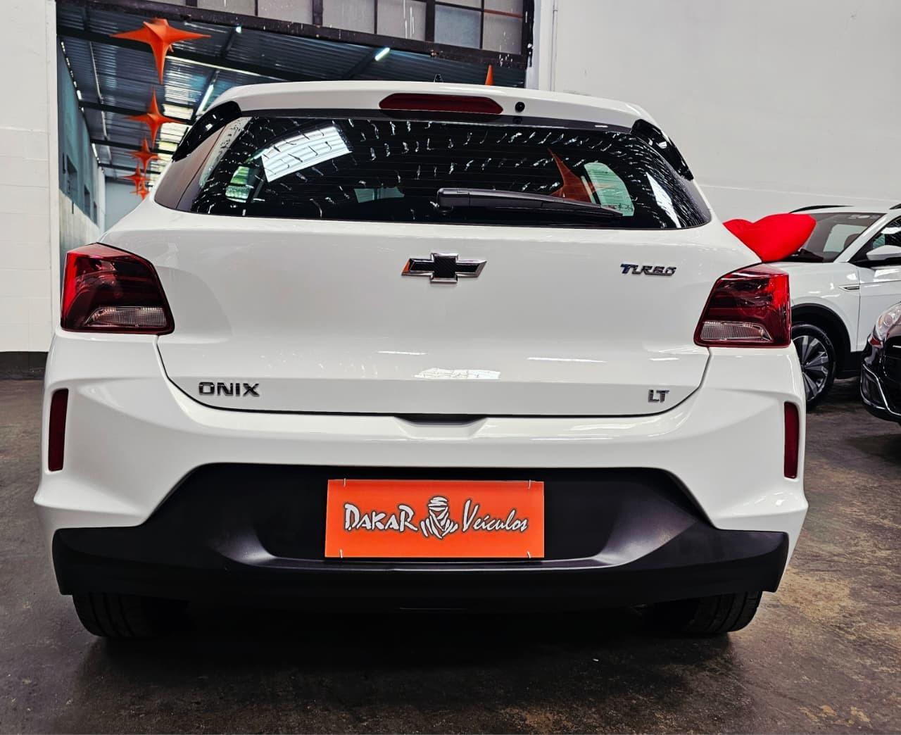 CHEVROLET Onix Hatch - Foto