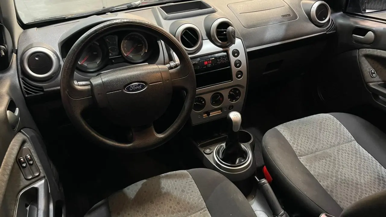 FORD Fiesta Sedan - Foto