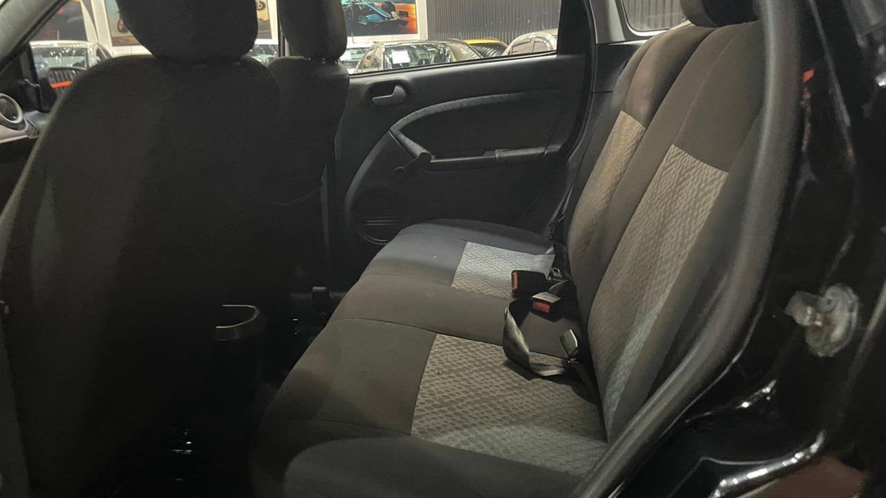 FORD Fiesta Sedan - Foto