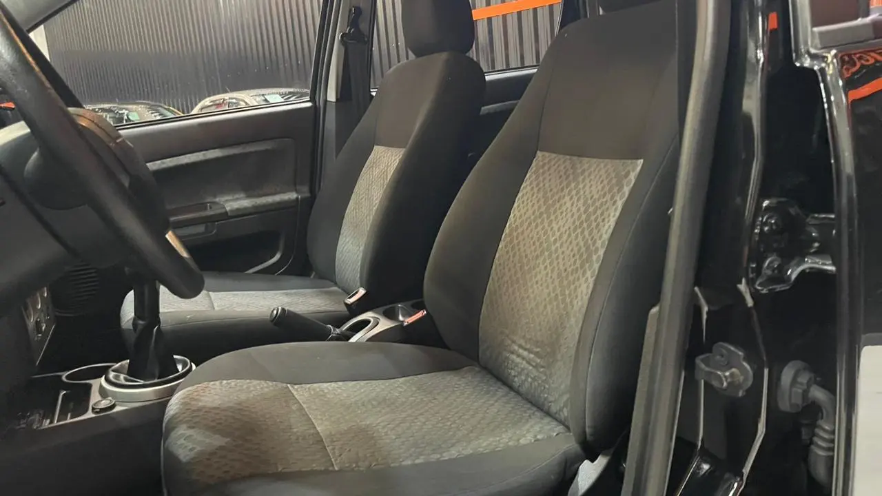 FORD Fiesta Sedan - Foto