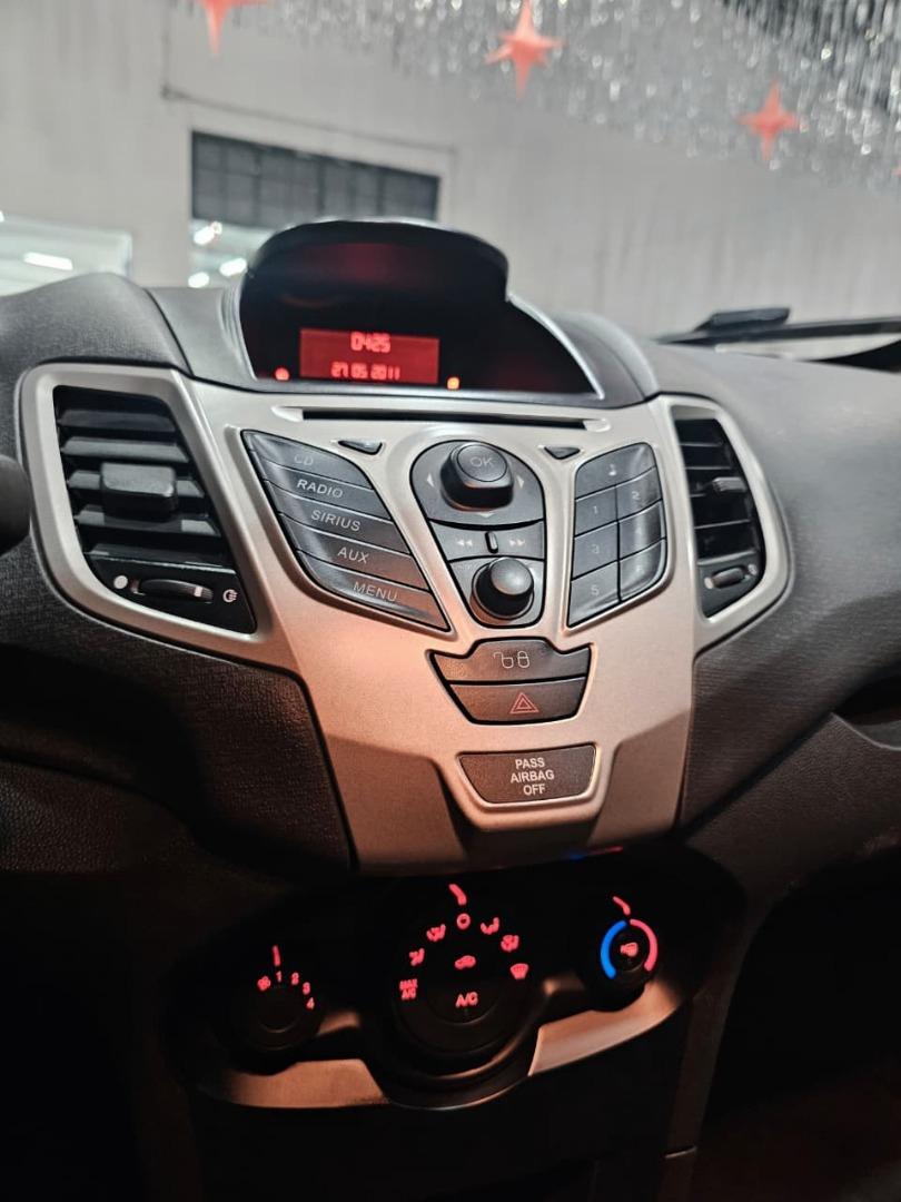 FORD Fiesta Sedan - Foto
