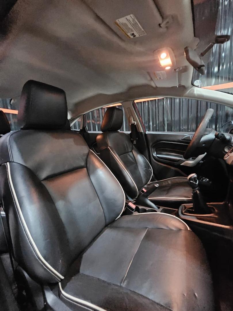 FORD Fiesta Sedan - Foto