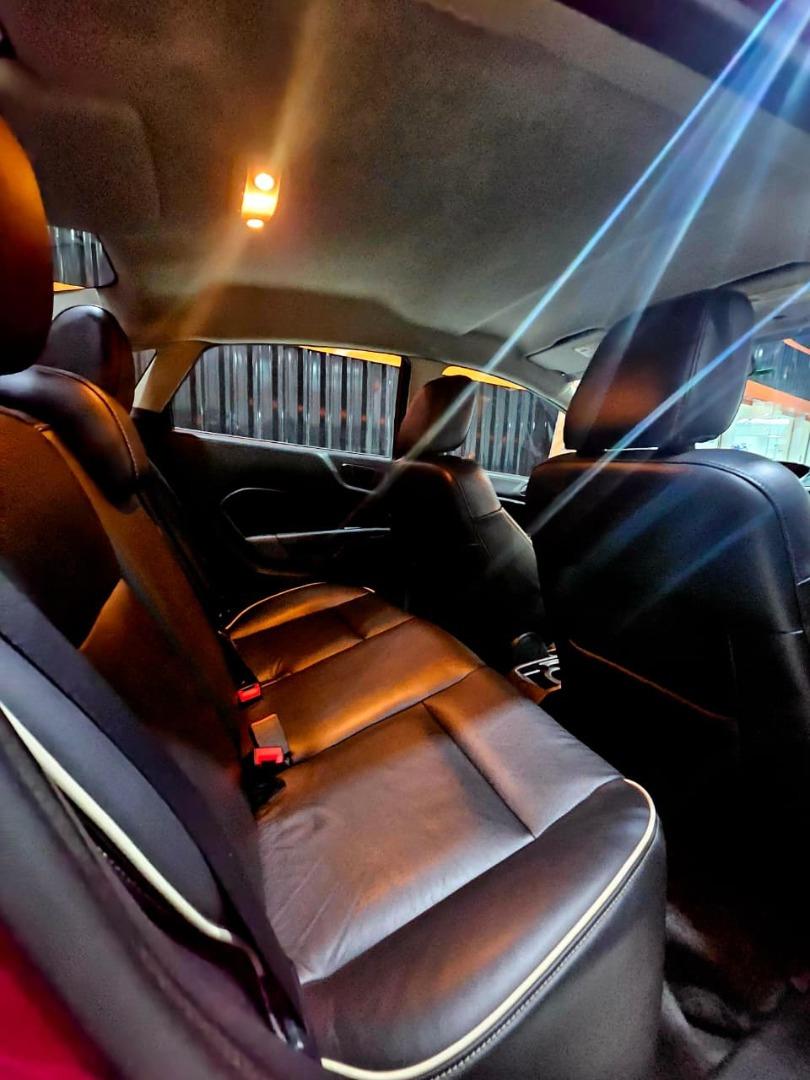 FORD Fiesta Sedan - Foto