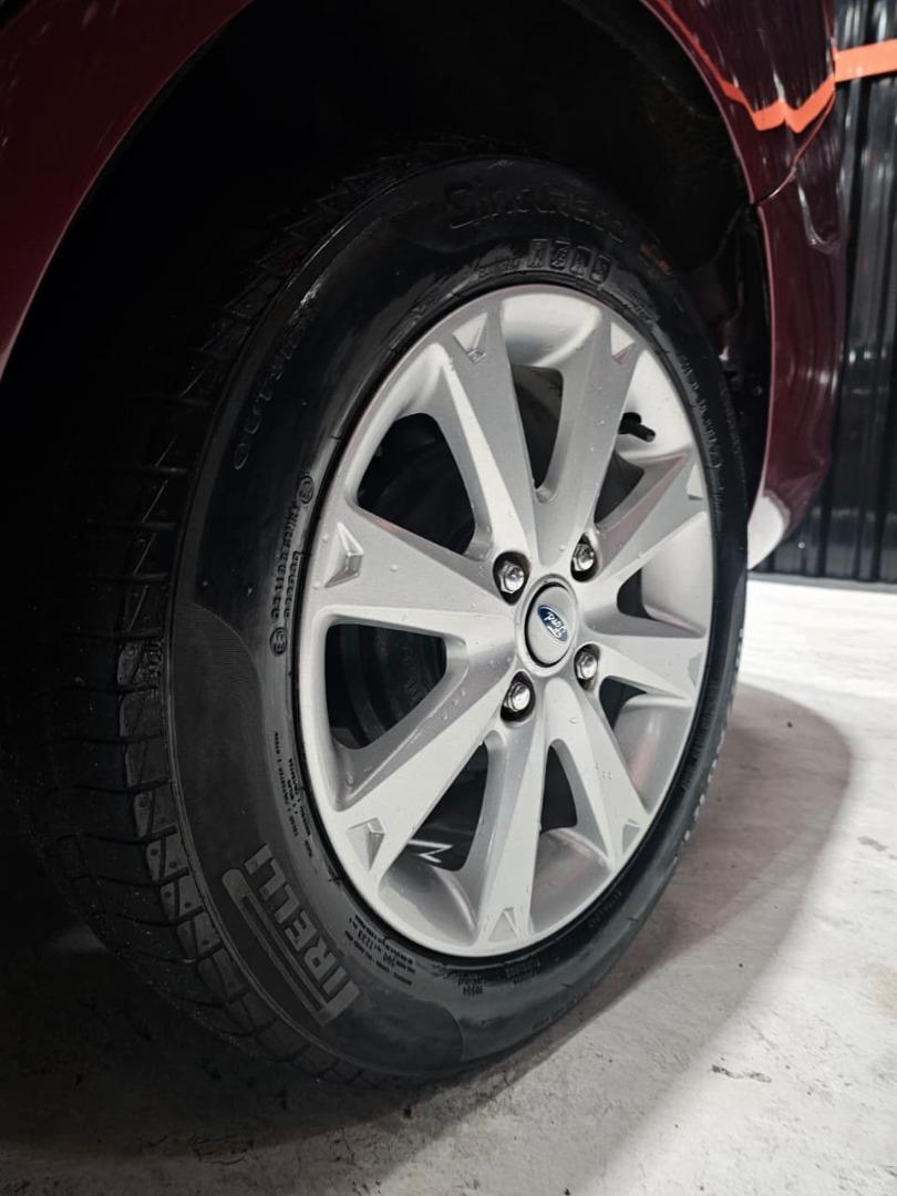 FORD Fiesta Sedan - Foto