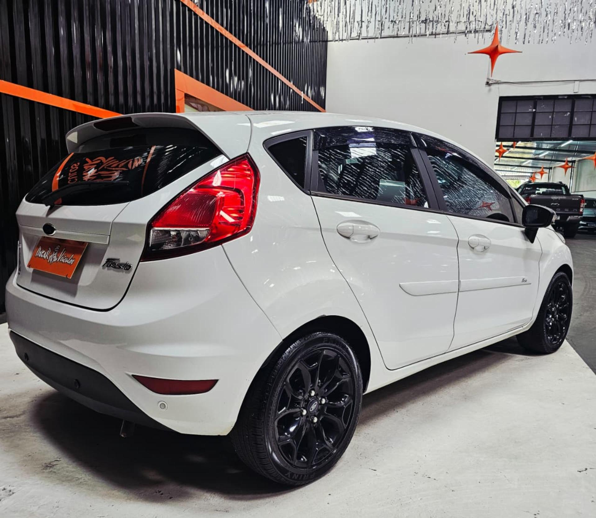 FORD Fiesta Sedan - Foto