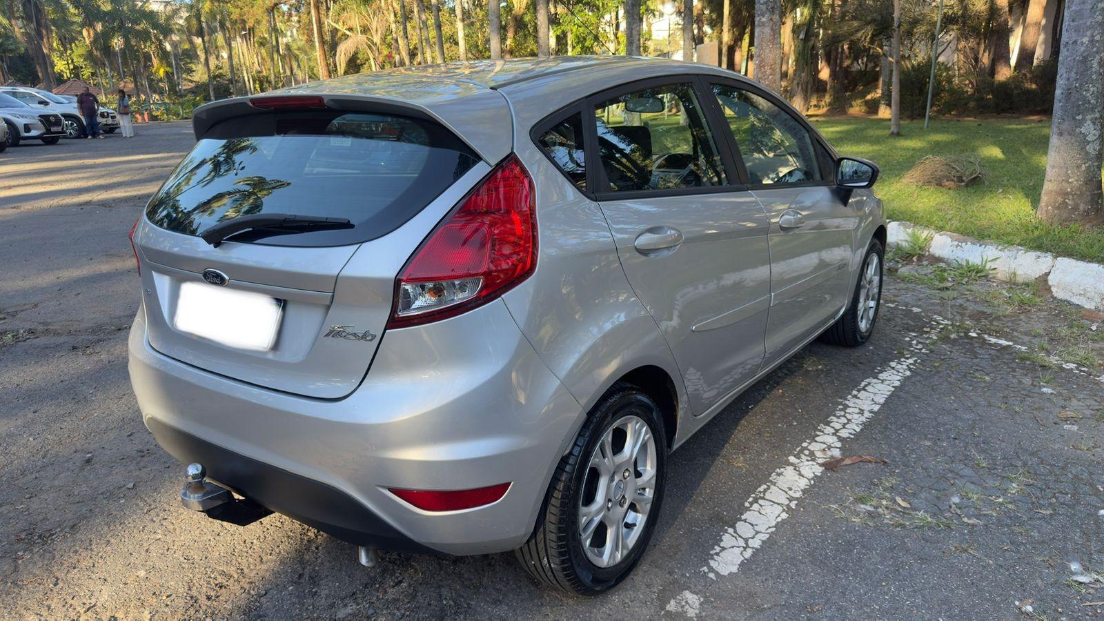 FORD Fiesta Sedan - Foto