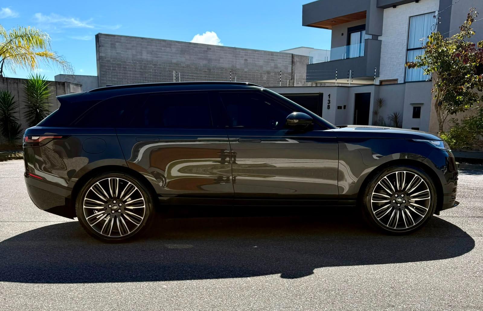 LAND ROVER Range Rover Velar - Foto