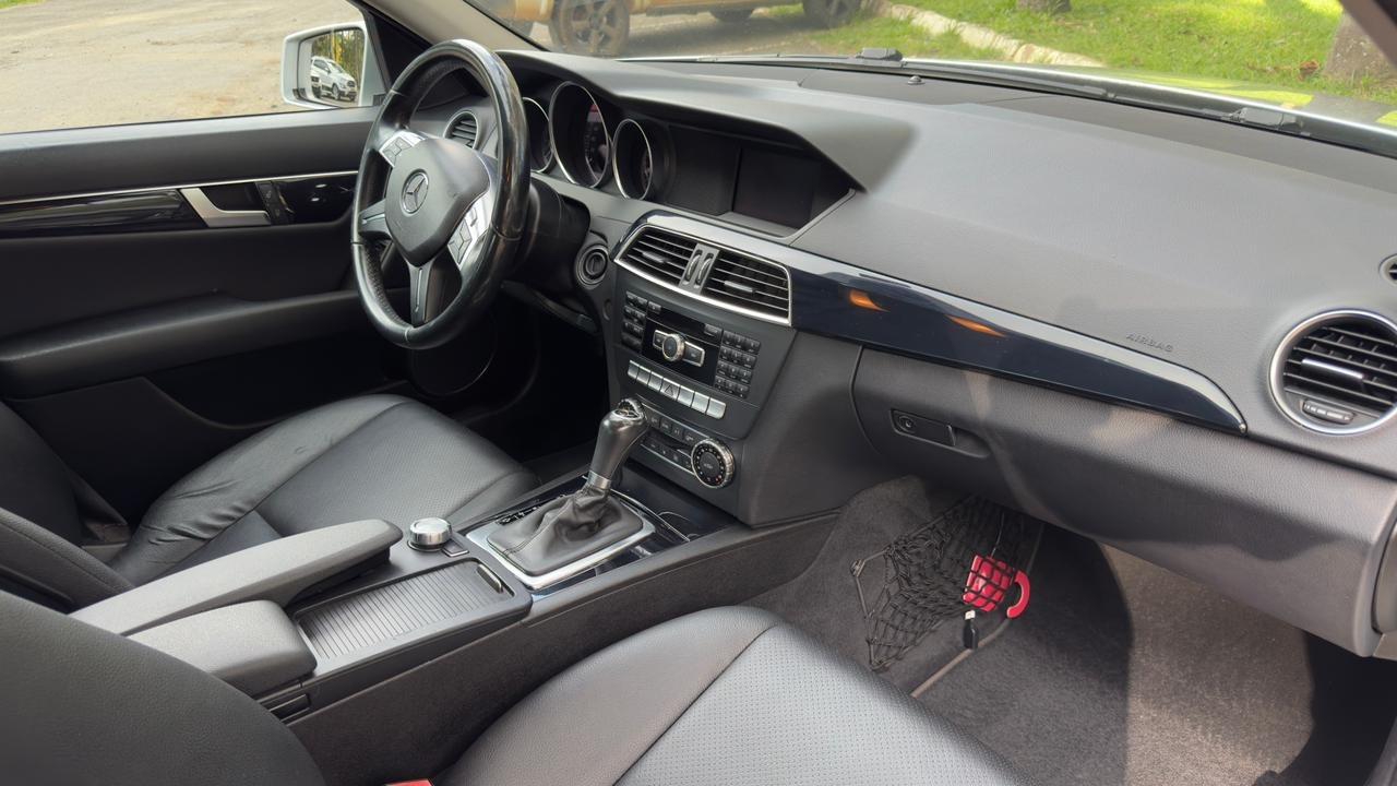 MERCEDES-BENZ C 180 - Foto