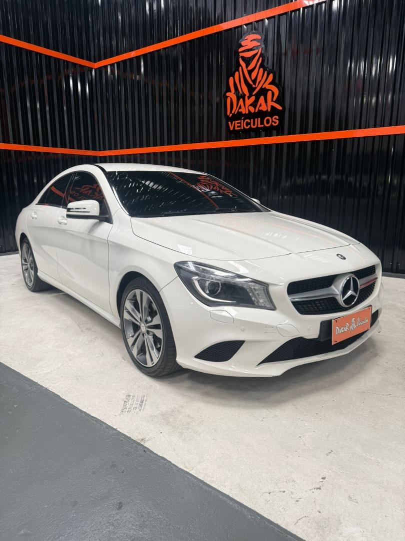 MERCEDES-BENZ CLA 200 - Foto