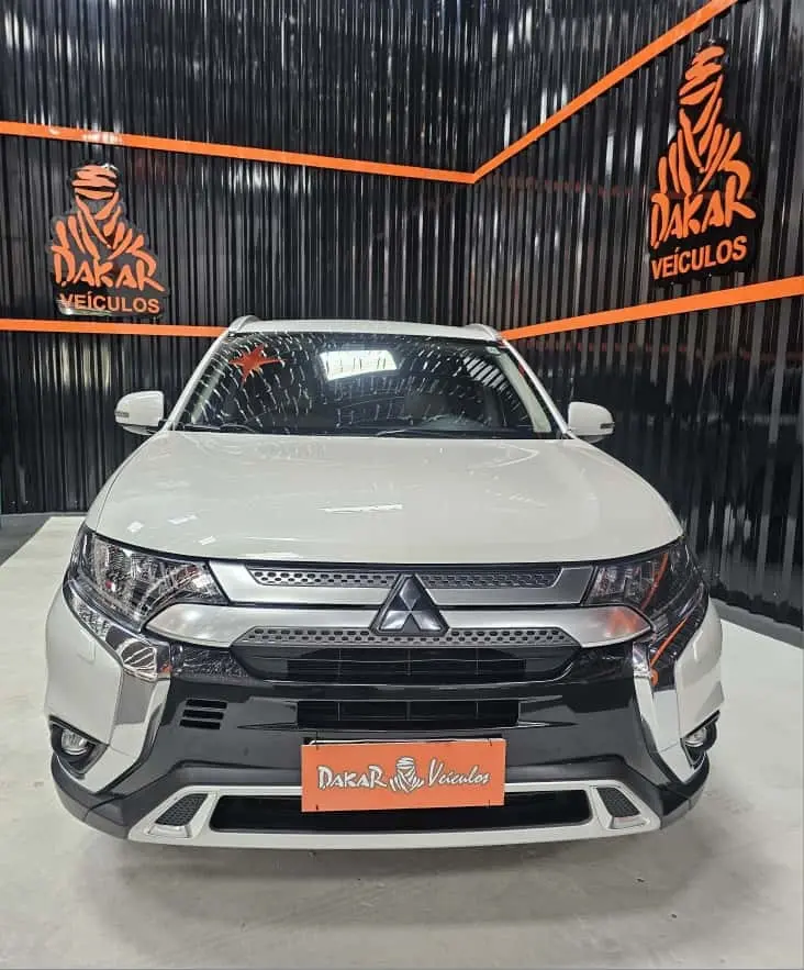 MITSUBISHI Outlander - Foto