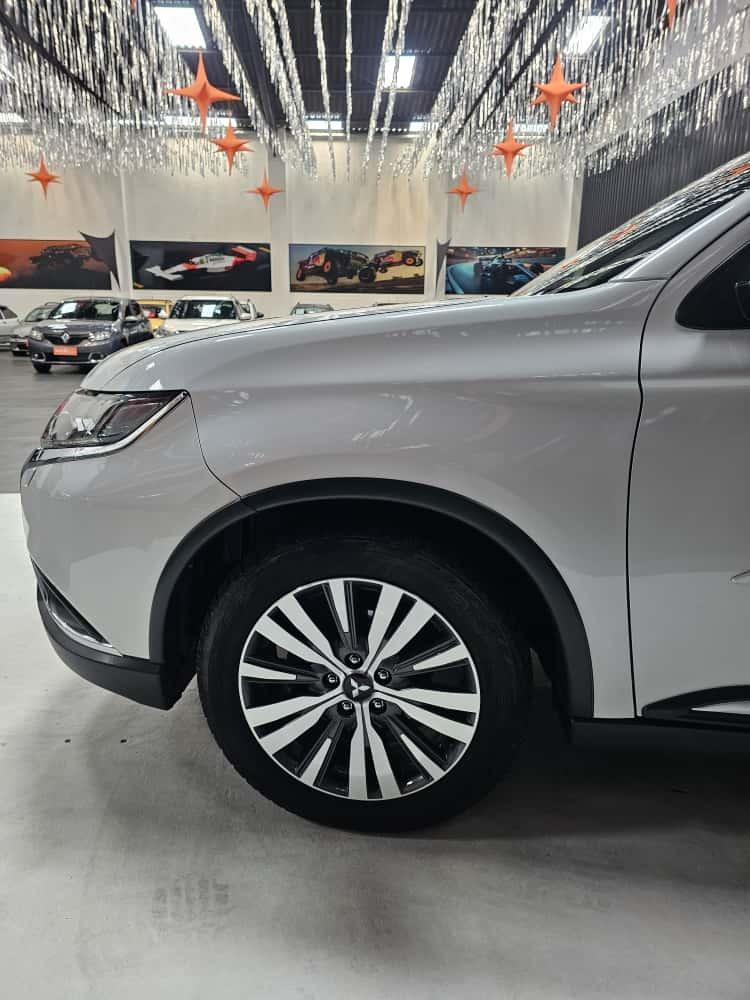 MITSUBISHI Outlander - Foto