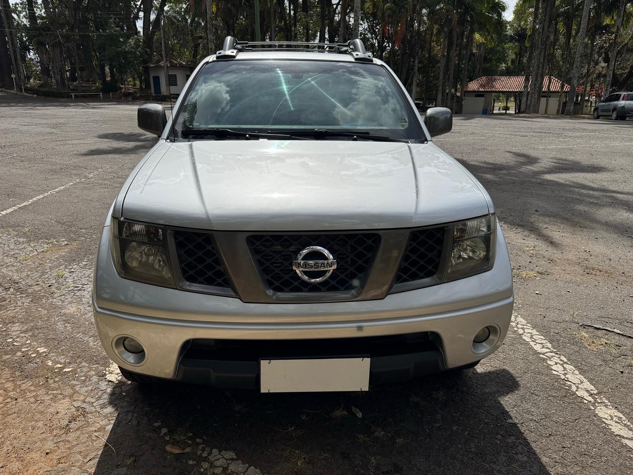 NISSAN Frontier - Foto