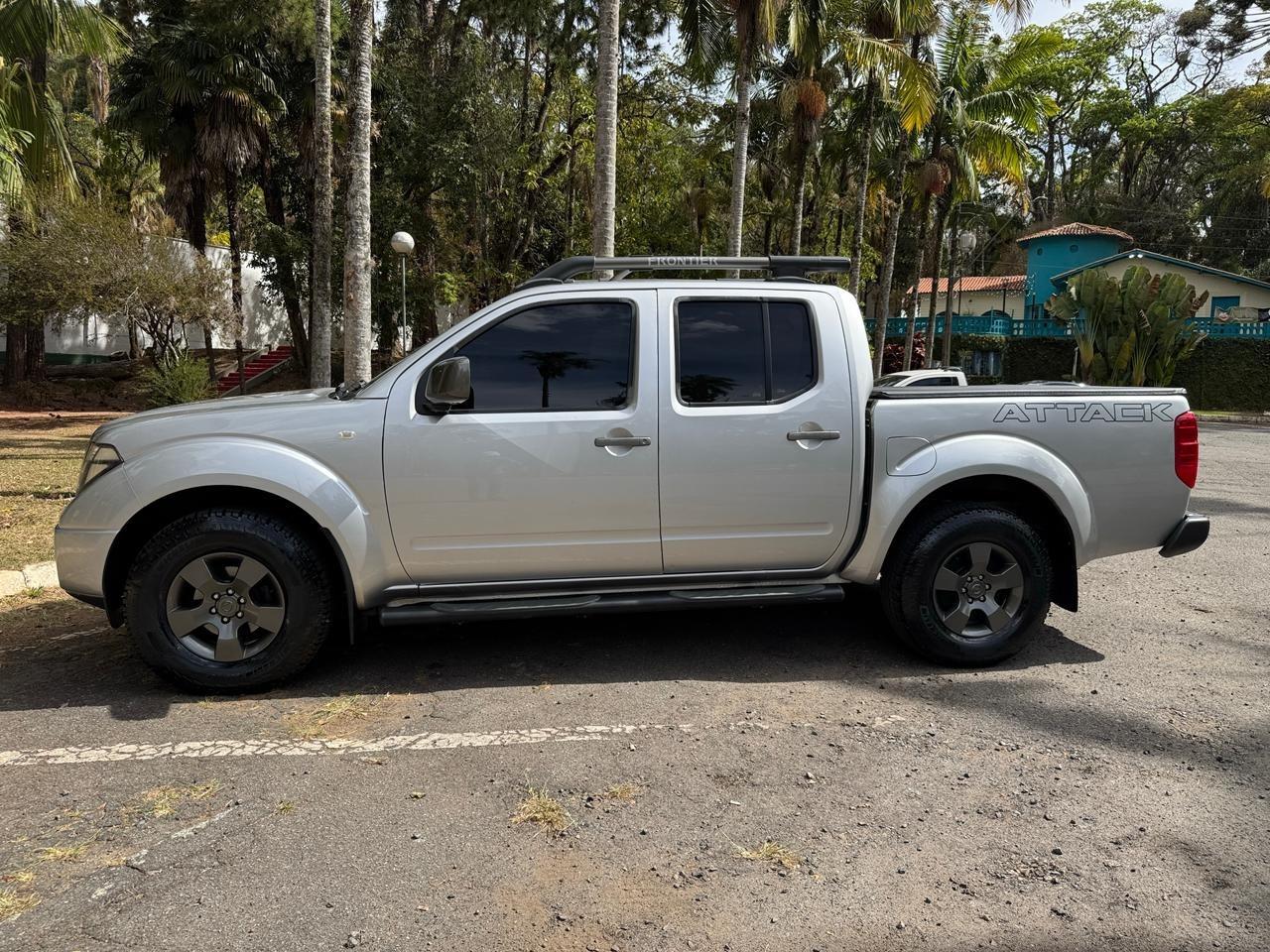NISSAN Frontier - Foto