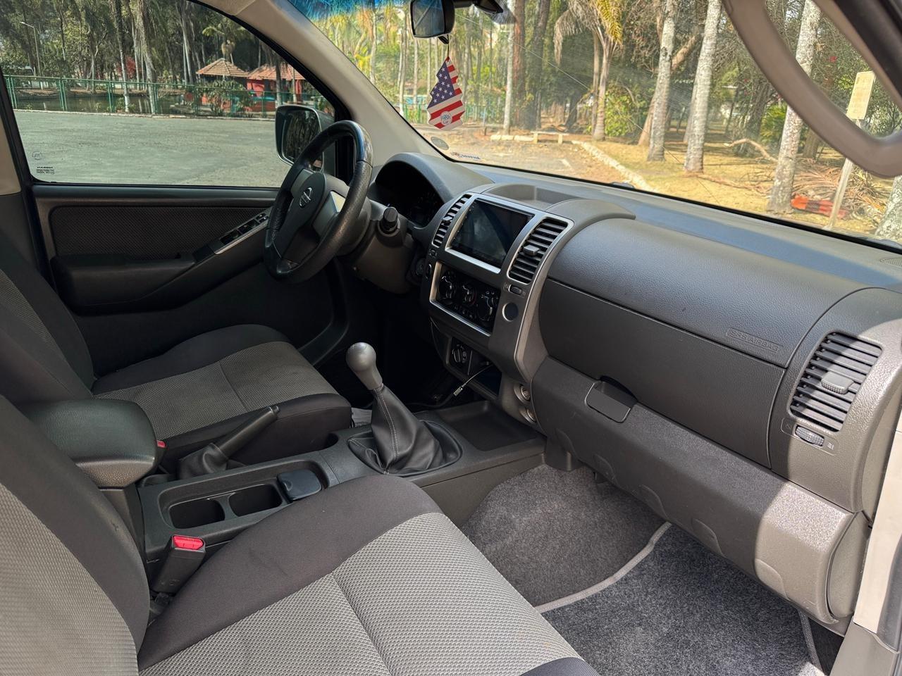 NISSAN Frontier - Foto