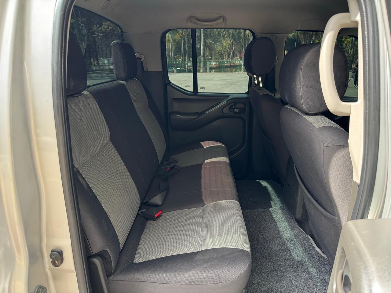 NISSAN Frontier - Foto