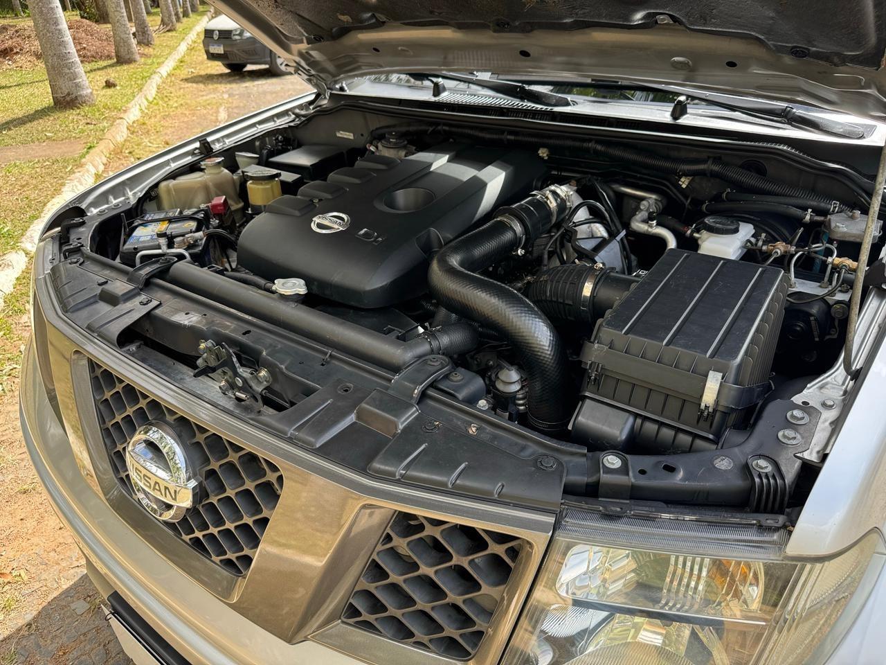 NISSAN Frontier - Foto