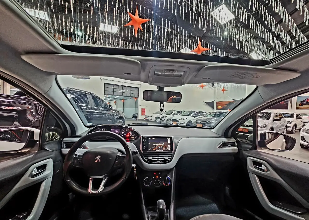 PEUGEOT 208 - Foto