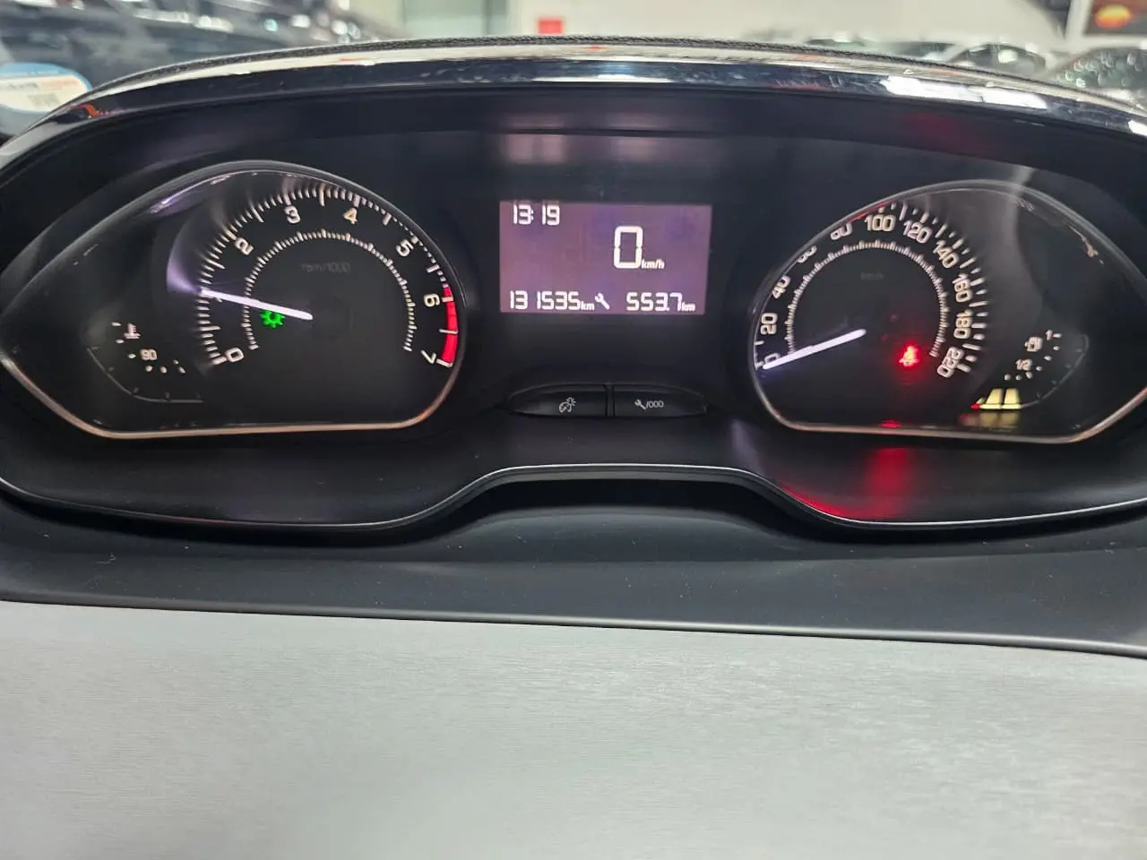 PEUGEOT 208 - Foto