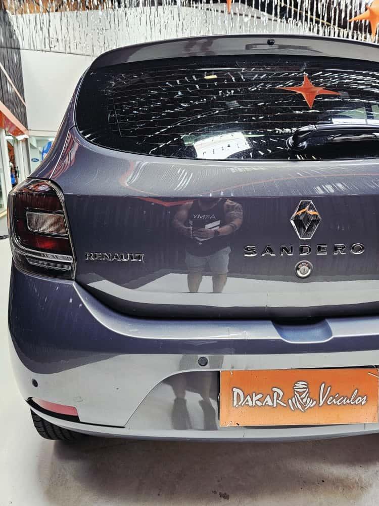 RENAULT Sandero - Foto