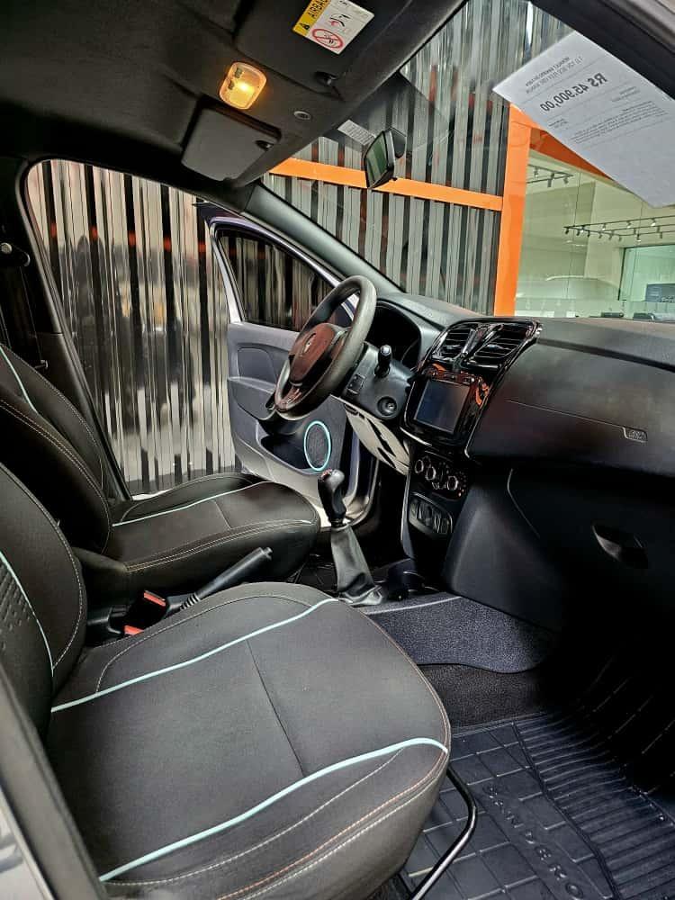 RENAULT Sandero - Foto