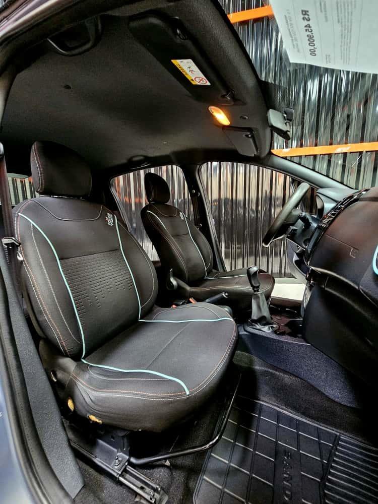 RENAULT Sandero - Foto