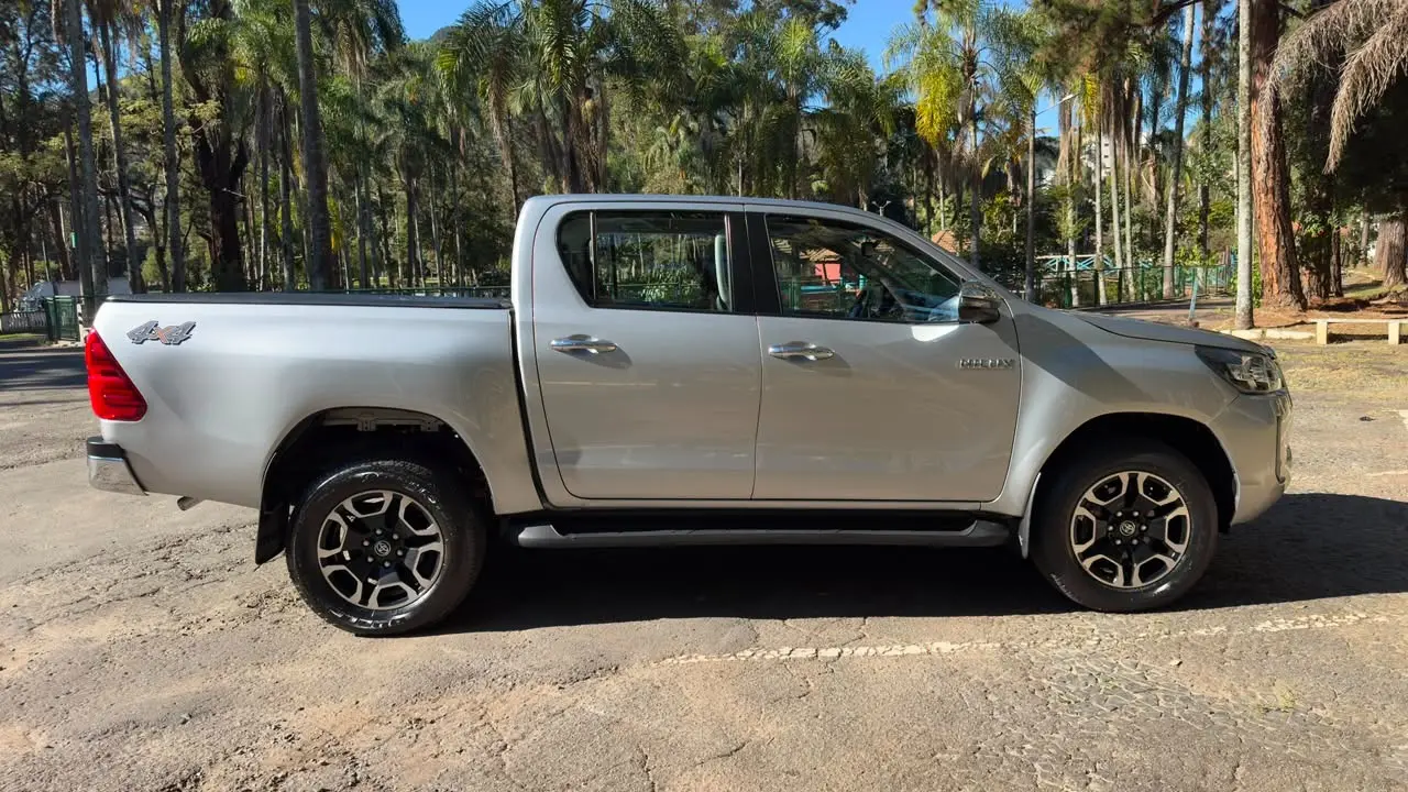 TOYOTA Hilux Caminhonete - Foto