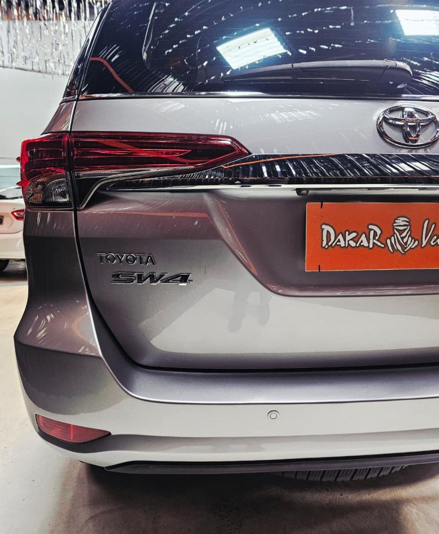 TOYOTA Hilux SW4 - Foto