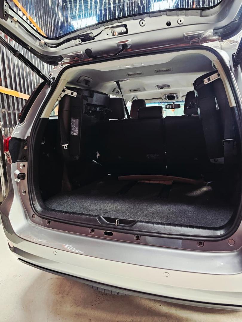 TOYOTA Hilux SW4 - Foto