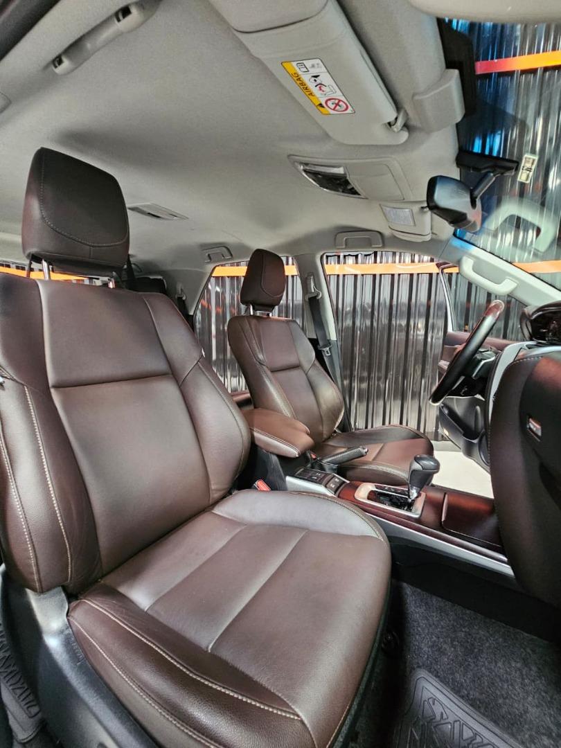 TOYOTA Hilux SW4 - Foto