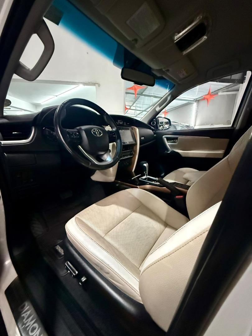 TOYOTA Hilux SW4 - Foto