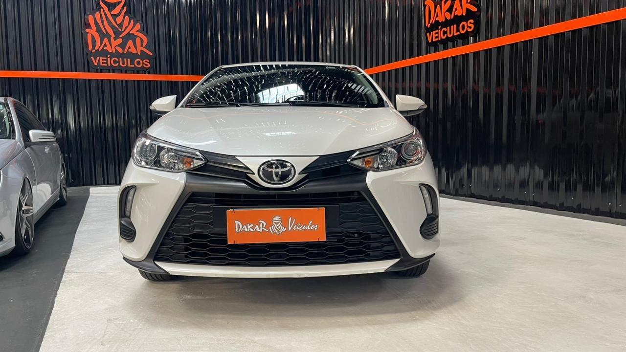 TOYOTA Yaris Sedan - Foto