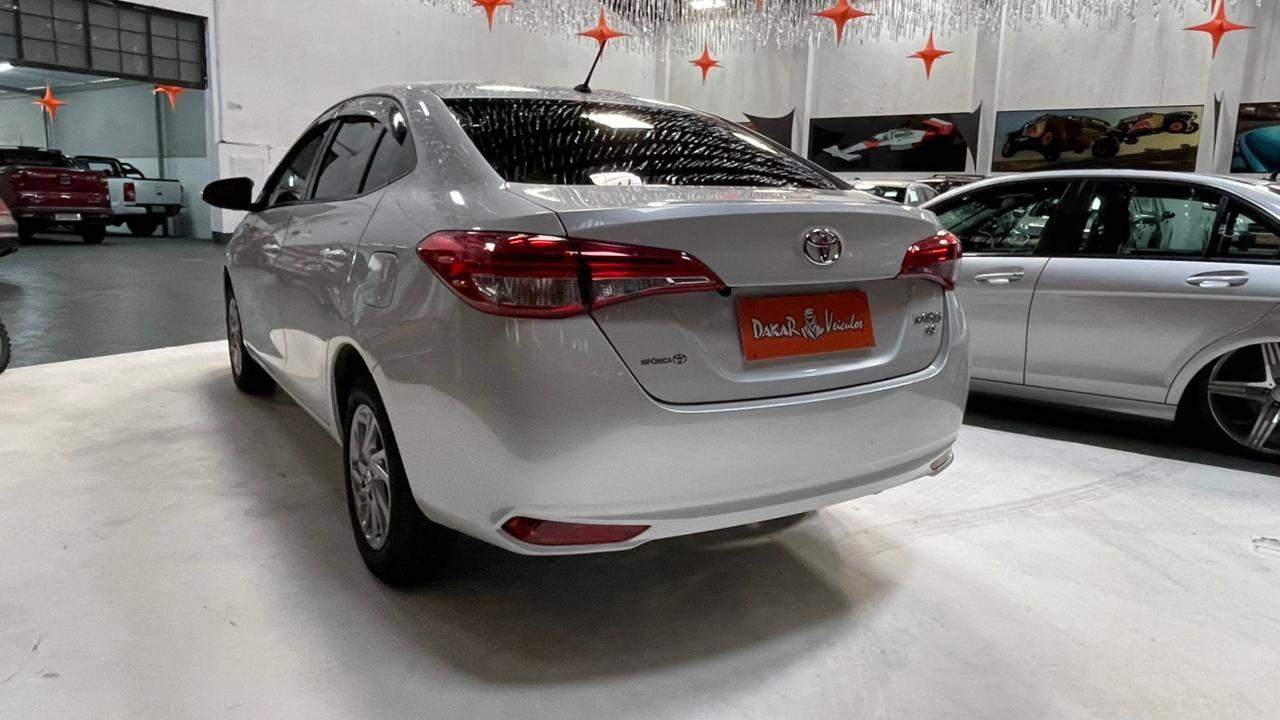 TOYOTA Yaris Sedan - Foto