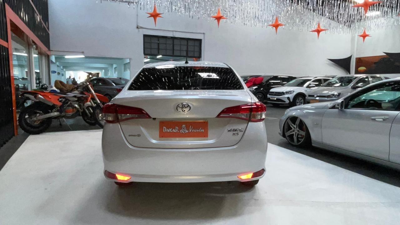 TOYOTA Yaris Sedan - Foto