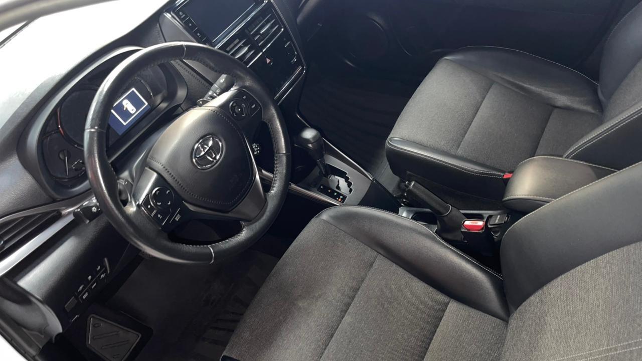 TOYOTA Yaris Sedan - Foto
