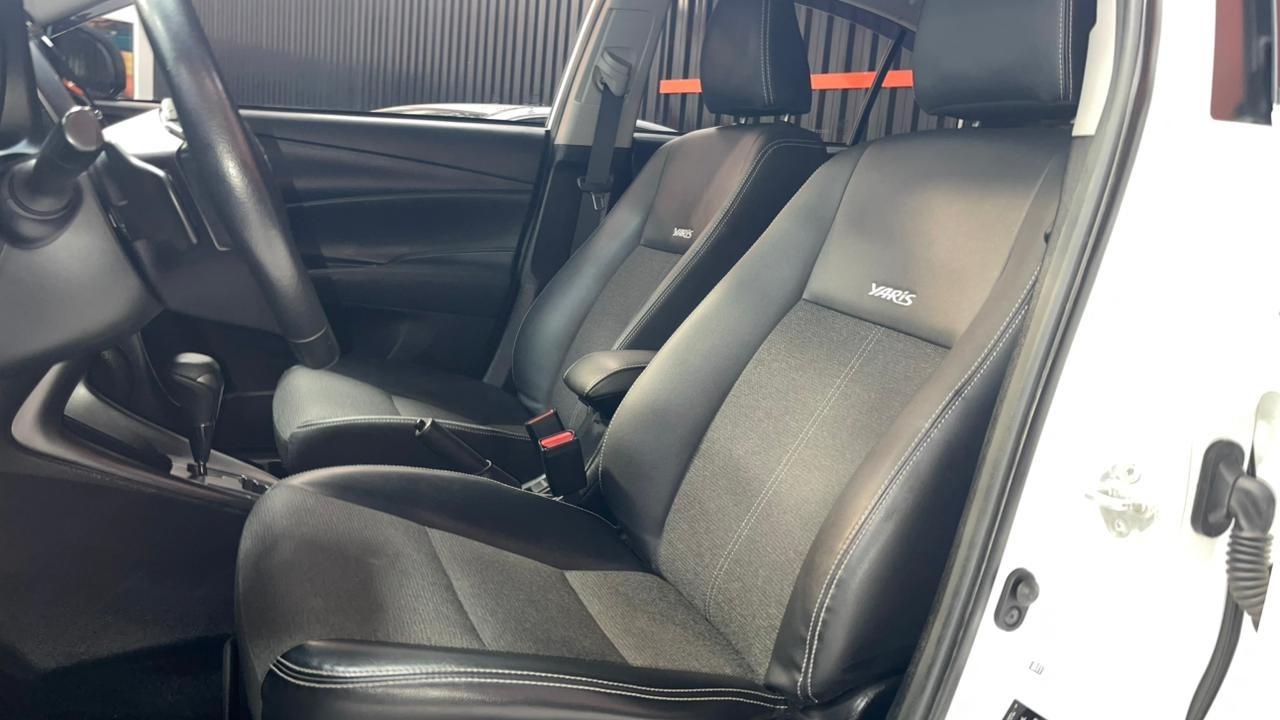 TOYOTA Yaris Sedan - Foto