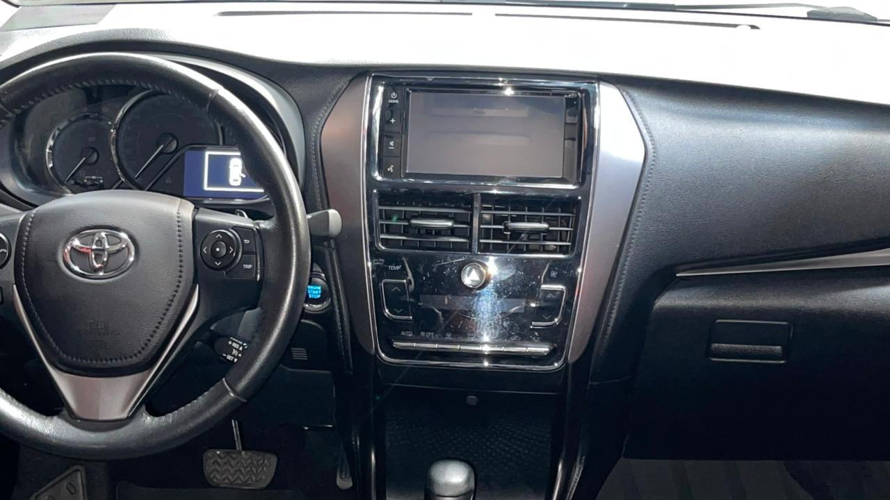 TOYOTA Yaris Sedan - Foto